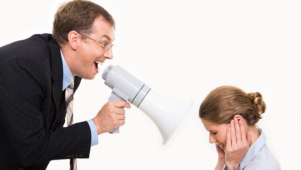 Как реагировать на оскорбления на работе?